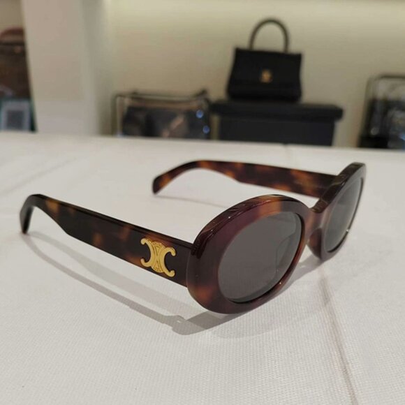 Celine Triomphe Tortoise Oval Sunglasses - Picture 3 of 5